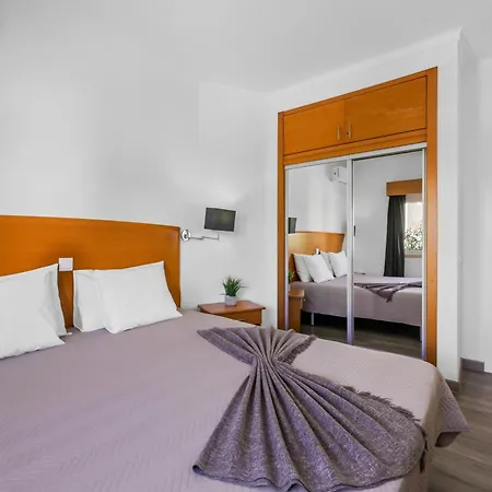 Ela's Terrace Apartman