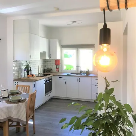 Ela's Terrace Алвор